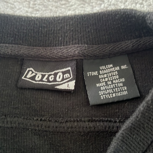 Volcom men’s black sweatshirt. Size large - Picture 2 of 4